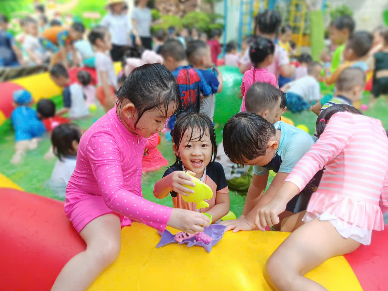 TẮM HỒ BƠI